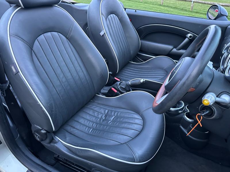 Used MINI Convertible 2008 for sale - 77785396: Photo 17