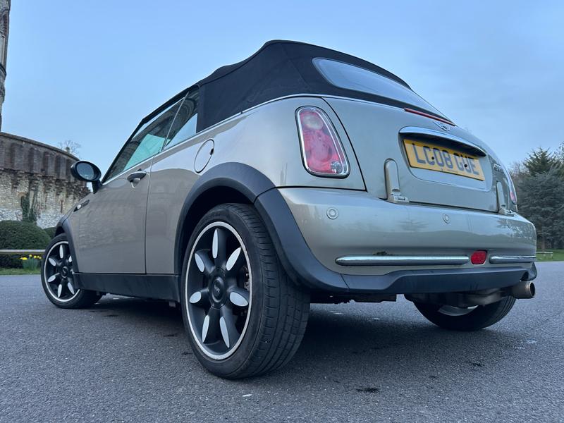 Used MINI Convertible 2008 for sale - 77785396: Photo 8