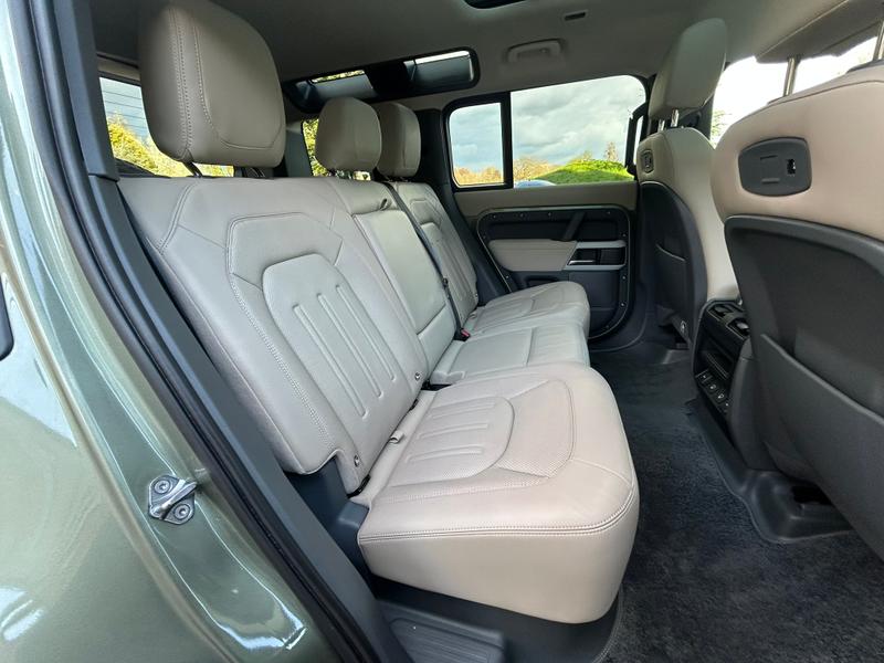 Used Land Rover Defender 2021 for sale - 78090509: Photo 10