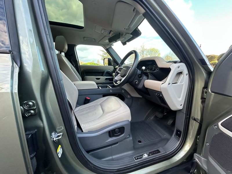 Used Land Rover Defender 2021 for sale - 78090509: Photo 11