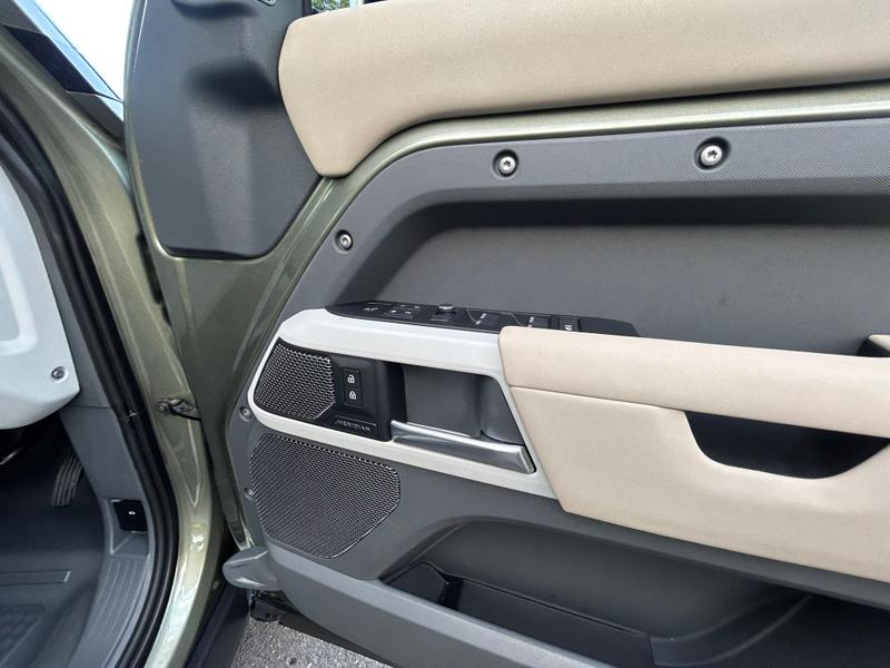 Used Land Rover Defender 2021 for sale - 78090509: Photo 16