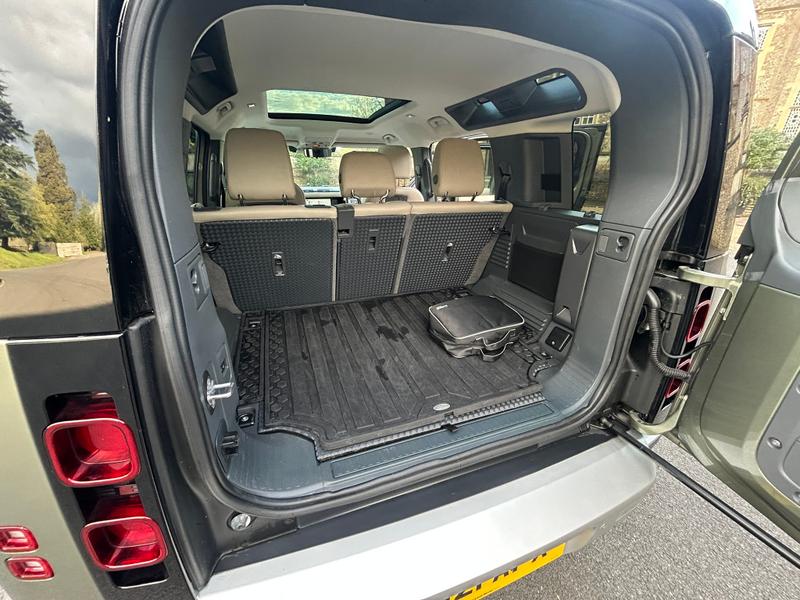 Used Land Rover Defender 2021 for sale - 78090509: Photo 8