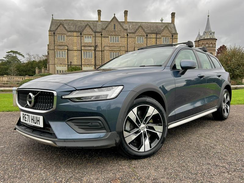 Used Volvo V60 Cross Country 2021 for sale - 76862402: Photo 1