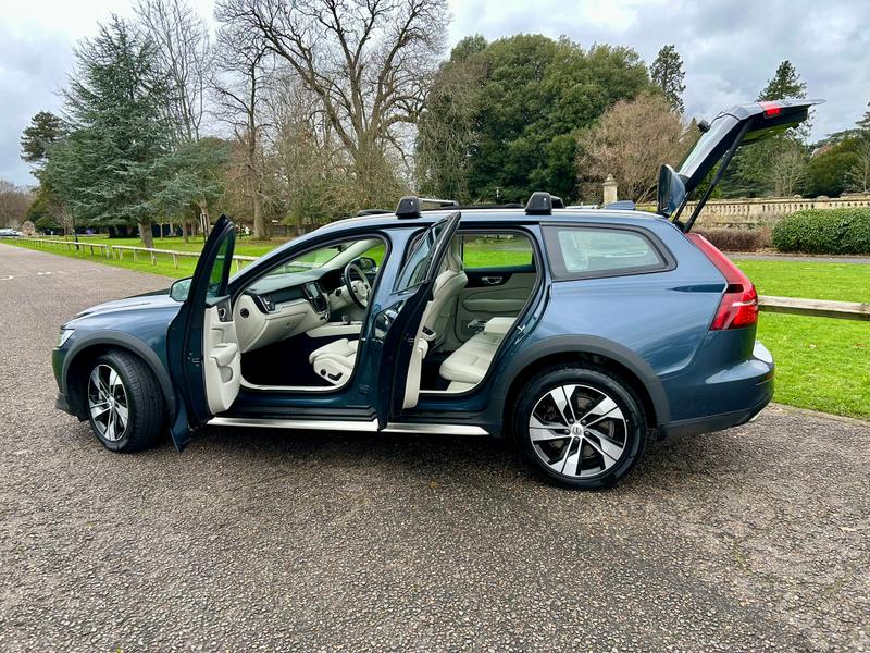 Used Volvo V60 Cross Country 2021 for sale - 76862402: Photo 20