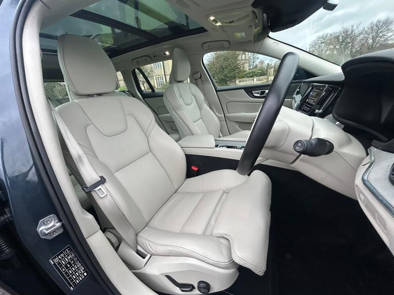 Used Volvo V60 Cross Country 2021 for sale - 76862402: Photo 22