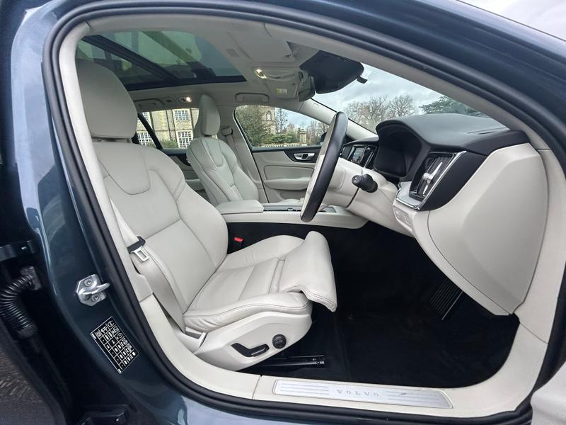 Used Volvo V60 Cross Country 2021 for sale - 76862402: Photo 24