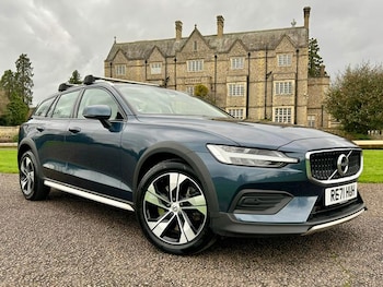 Used Volvo V60 Cross Country 2021 for sale - 76862402: Photo
