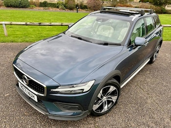 Used Volvo V60 Cross Country 2021 for sale - 76862402: Photo