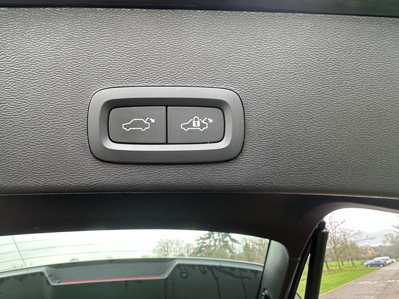 Used Volvo XC40 2023 for sale - 77006091: Photo 25