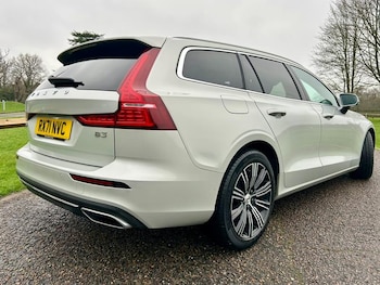 Used Volvo V60 2021 for sale - 77025893: Photo