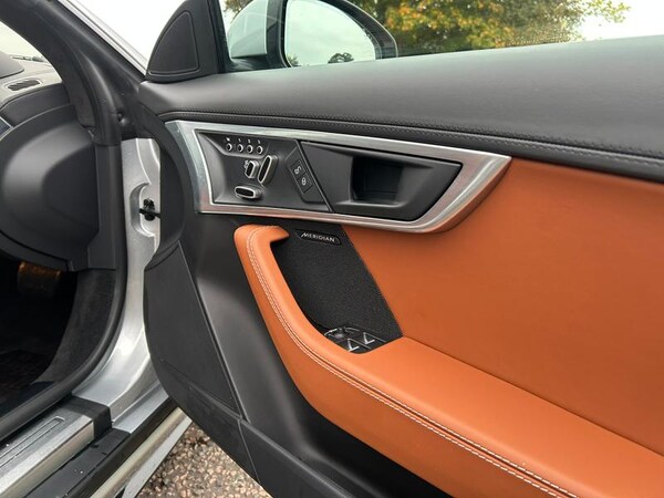 Used Jaguar F-Type 2018 for sale - 76241221: Photo 18