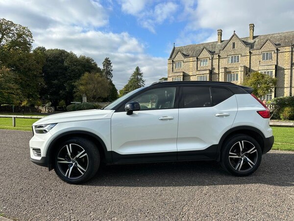 Used Volvo XC40 2021 for sale - 76209463: Photo 2