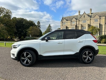 Used Volvo XC40 2021 for sale - 76209463: Photo 2