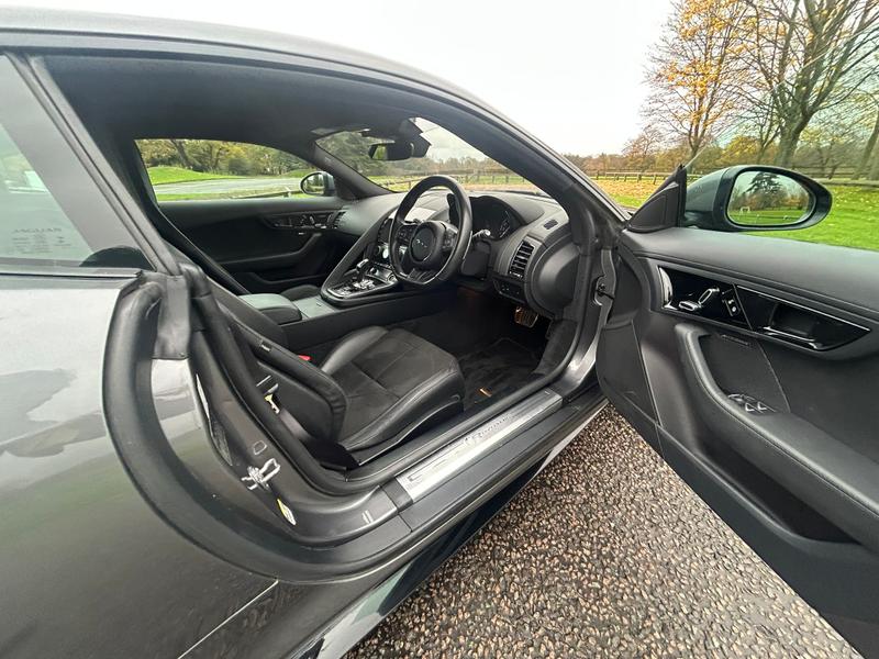 Used Jaguar F-Type 2018 for sale - 76534523: Photo 16