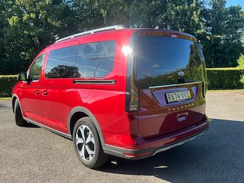 Used Ford Tourneo Connect 2025 for sale - 78936110: Photo
