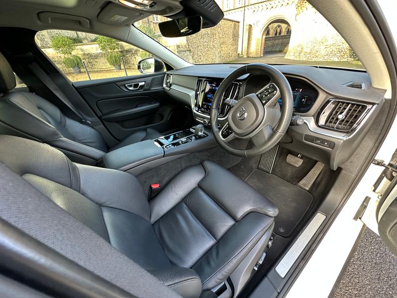 Used Volvo V60 2022 for sale - 76500632: Photo 15