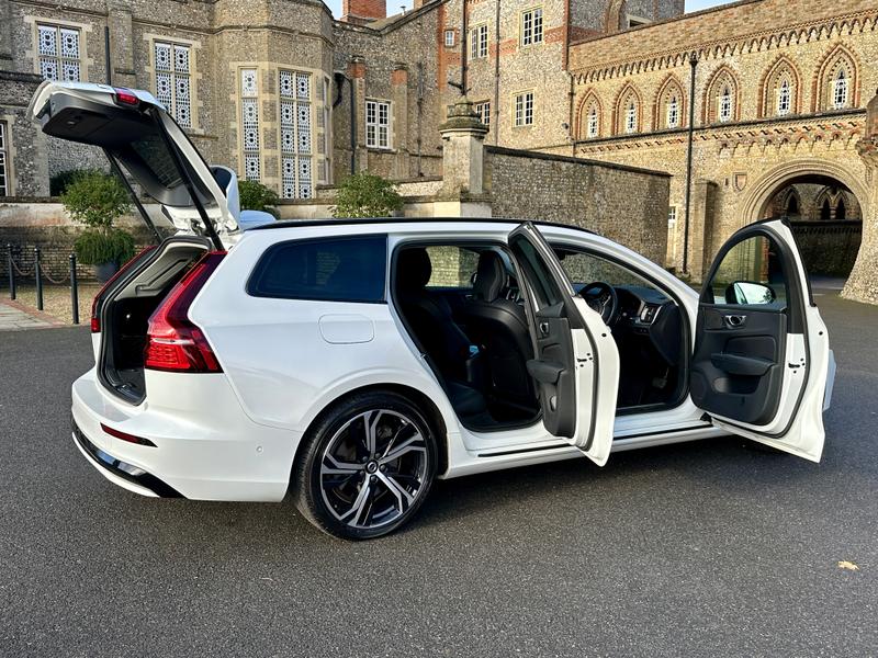 Used Volvo V60 2022 for sale - 76500632: Photo 24