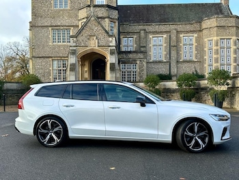 Used Volvo V60 2022 for sale - 76500632: Photo