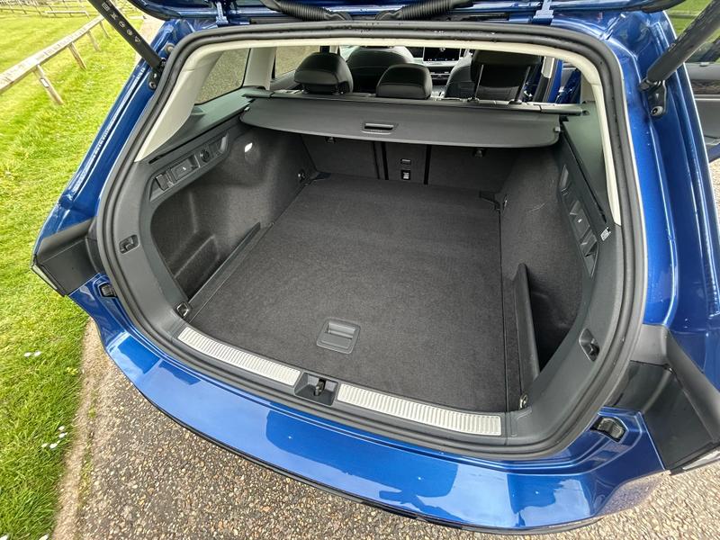 Used Volkswagen Passat 2024 for sale - 78087748: Photo 11