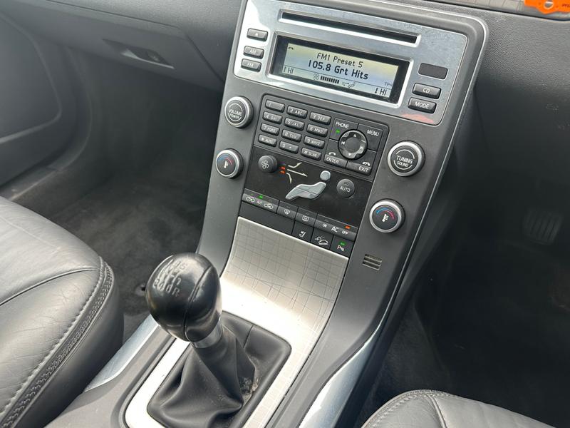 Used Volvo XC70 2011 for sale - 77613622: Photo 21