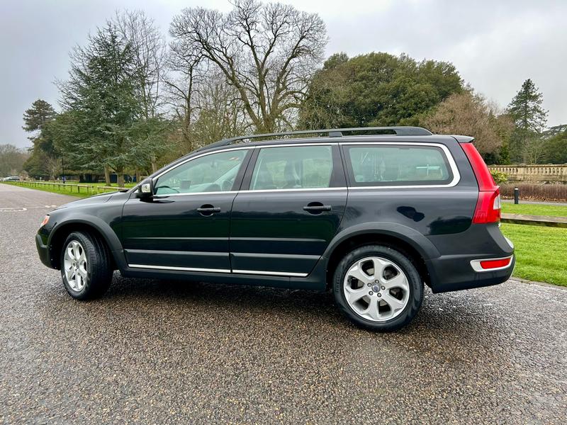 Used Volvo XC70 2011 for sale - 77613622: Photo 6