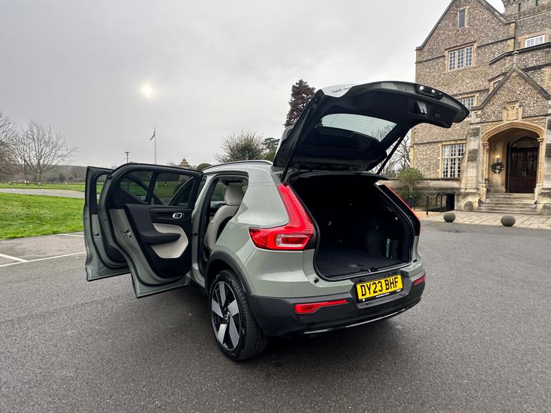 Used Volvo XC40 2023 for sale - 76972091: Photo 19