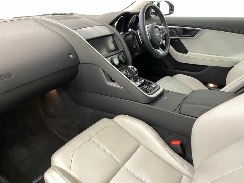 Used Jaguar F-Type 2018 for sale - 78001303: Photo 2