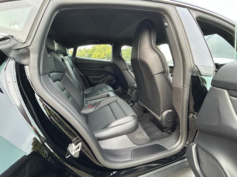 Used Porsche Taycan 2023 for sale - 76076757: Photo 17