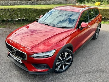 Used Volvo V60 2023 for sale - 79802744: Photo