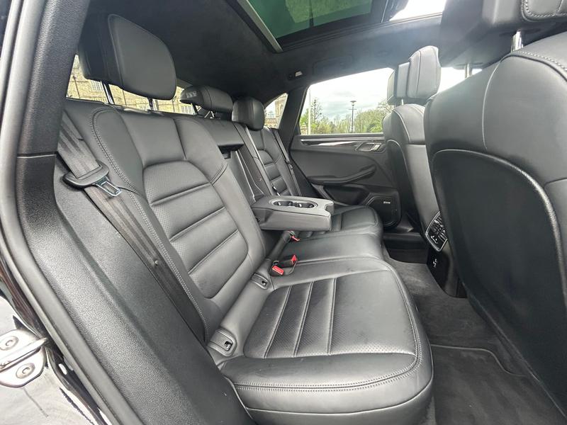 Used Porsche Macan 2020 for sale - 78186372: Photo 15