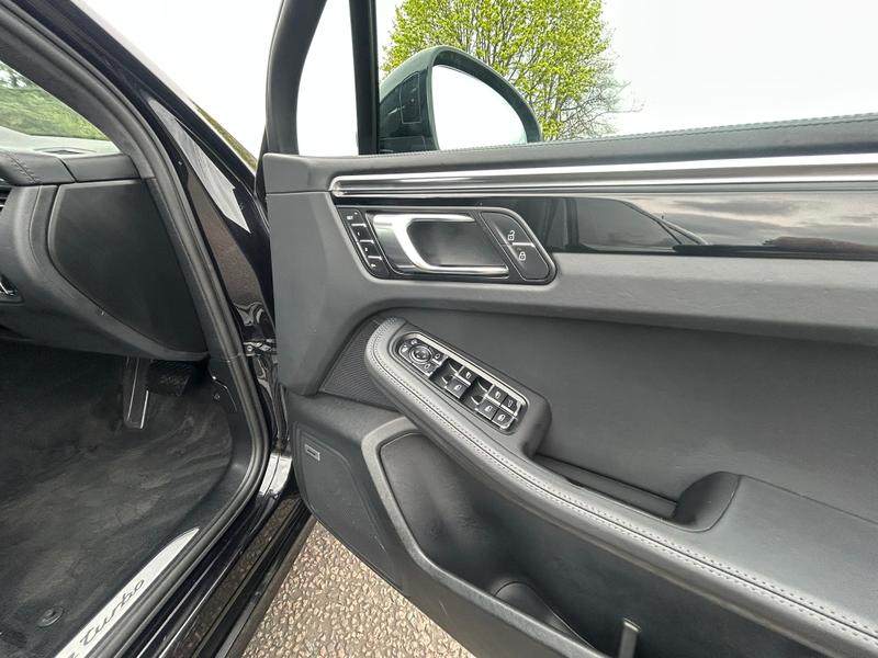 Used Porsche Macan 2020 for sale - 78186372: Photo 16