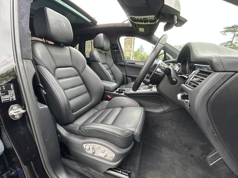 Used Porsche Macan 2020 for sale - 78186372: Photo 18