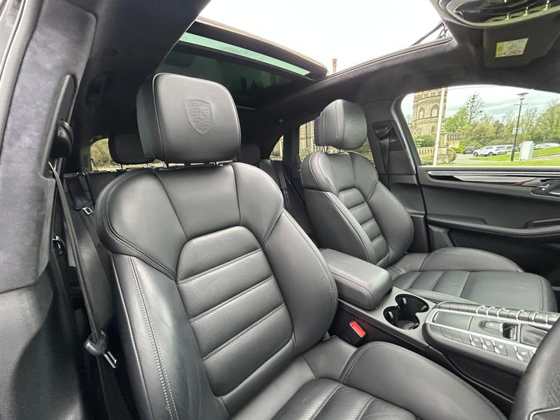 Used Porsche Macan 2020 for sale - 78186372: Photo 21