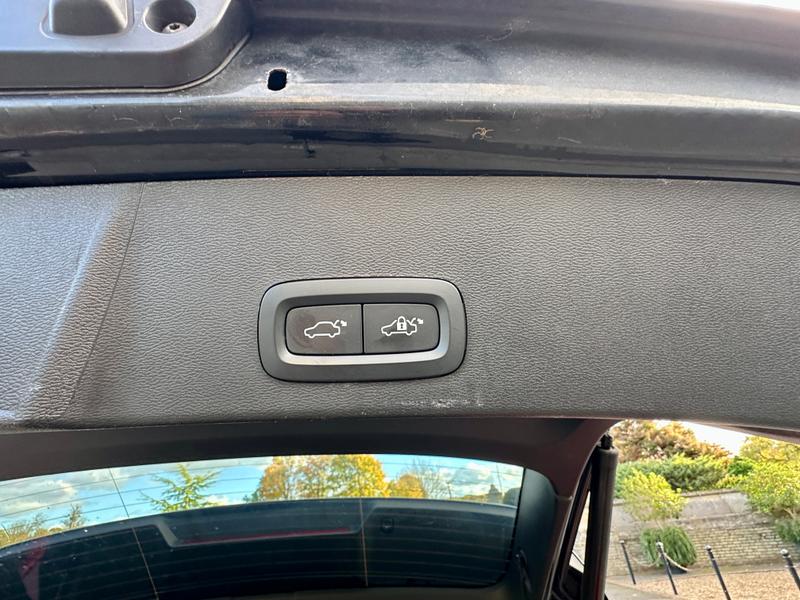 Used Volvo XC40 2022 for sale - 76382131: Photo 18