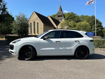 Used Porsche Cayenne 2023 for sale - 79607049: Photo