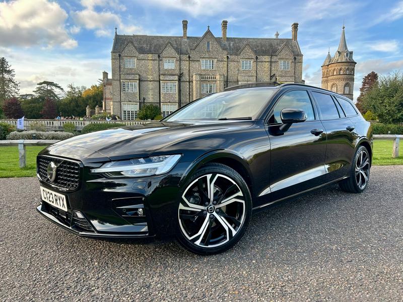 Used Volvo V60 2023 for sale - 76172693: Photo 1