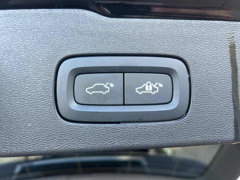 Used Volvo V60 2023 for sale - 76172693: Photo 19
