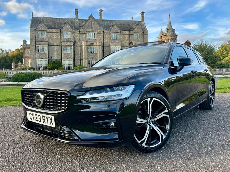 Used Volvo V60 2023 for sale - 76172693: Photo 2