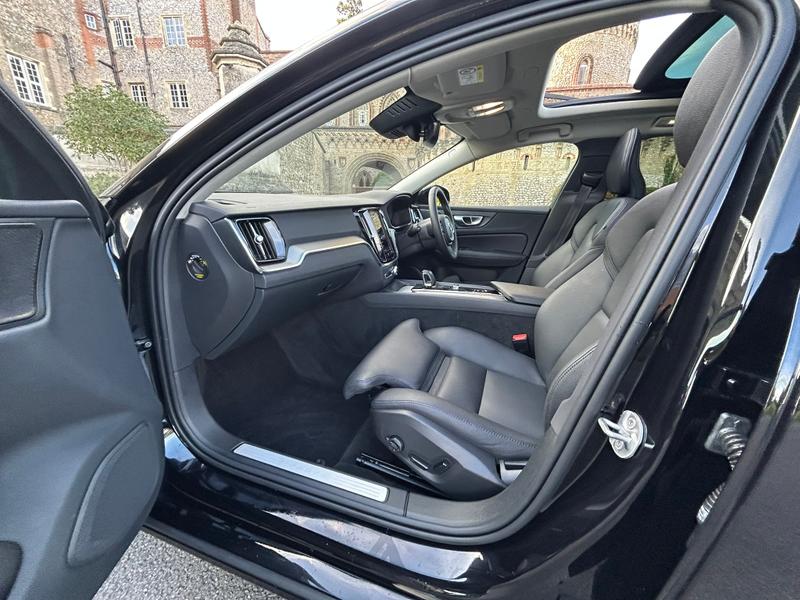 Used Volvo V60 2023 for sale - 76172693: Photo 21