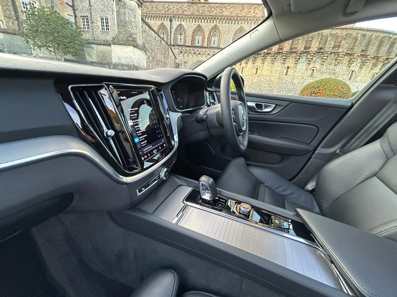 Used Volvo V60 2023 for sale - 76172693: Photo 25