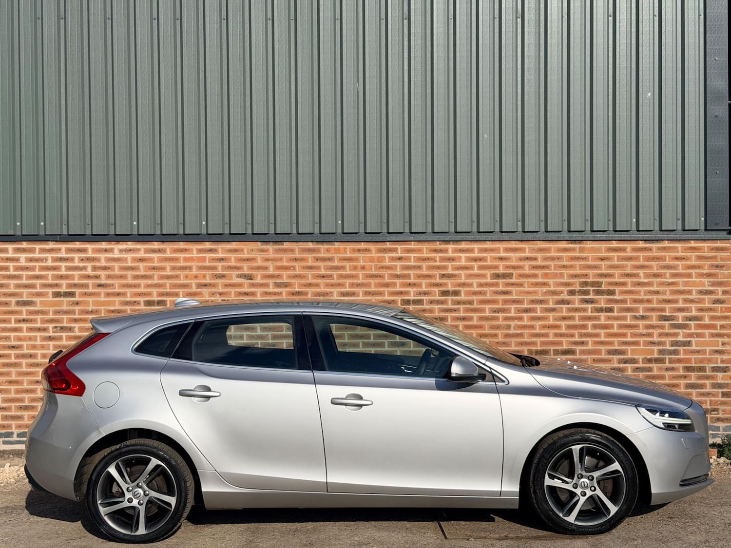 Volvo V40 