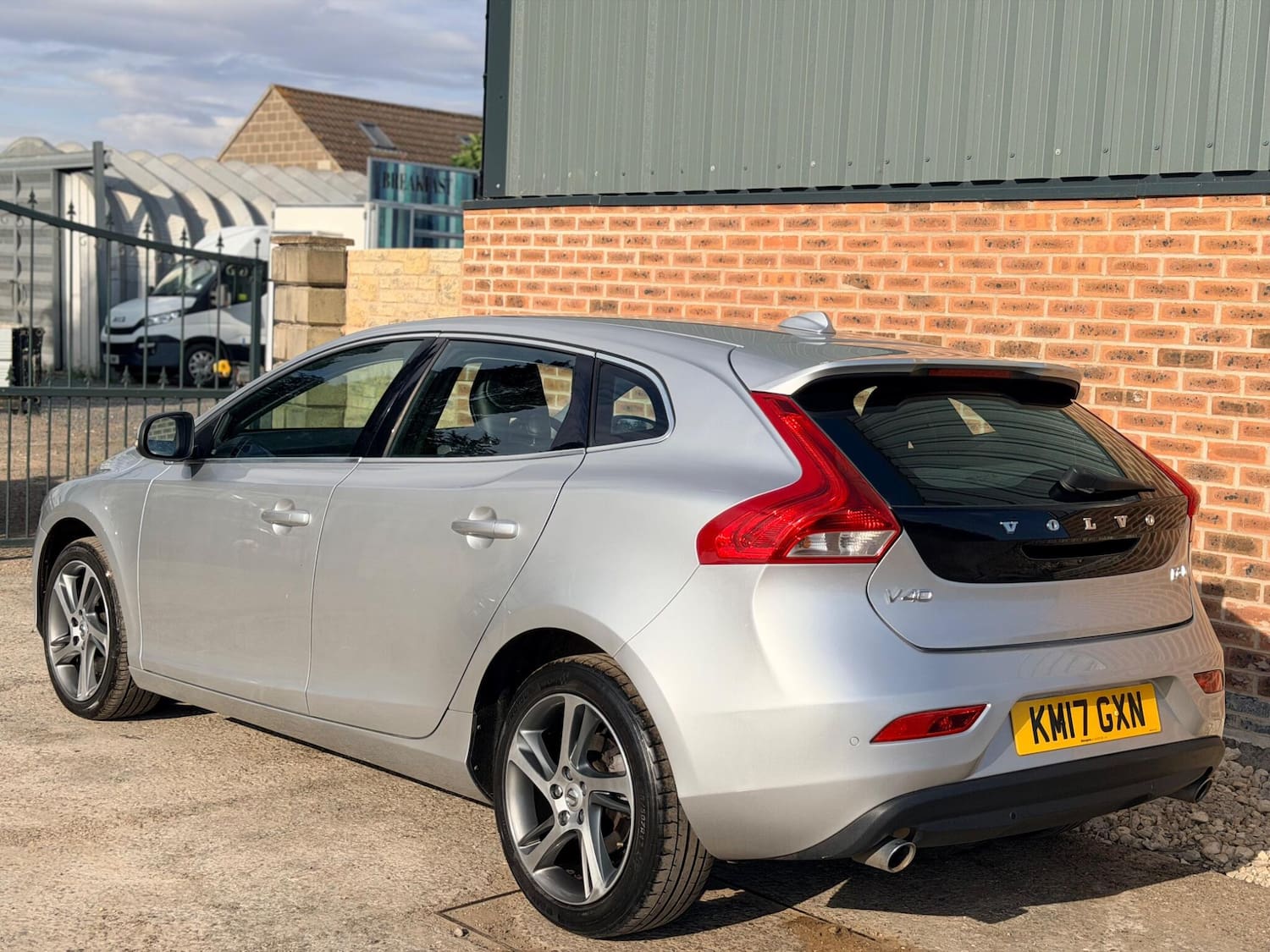 Volvo V40 