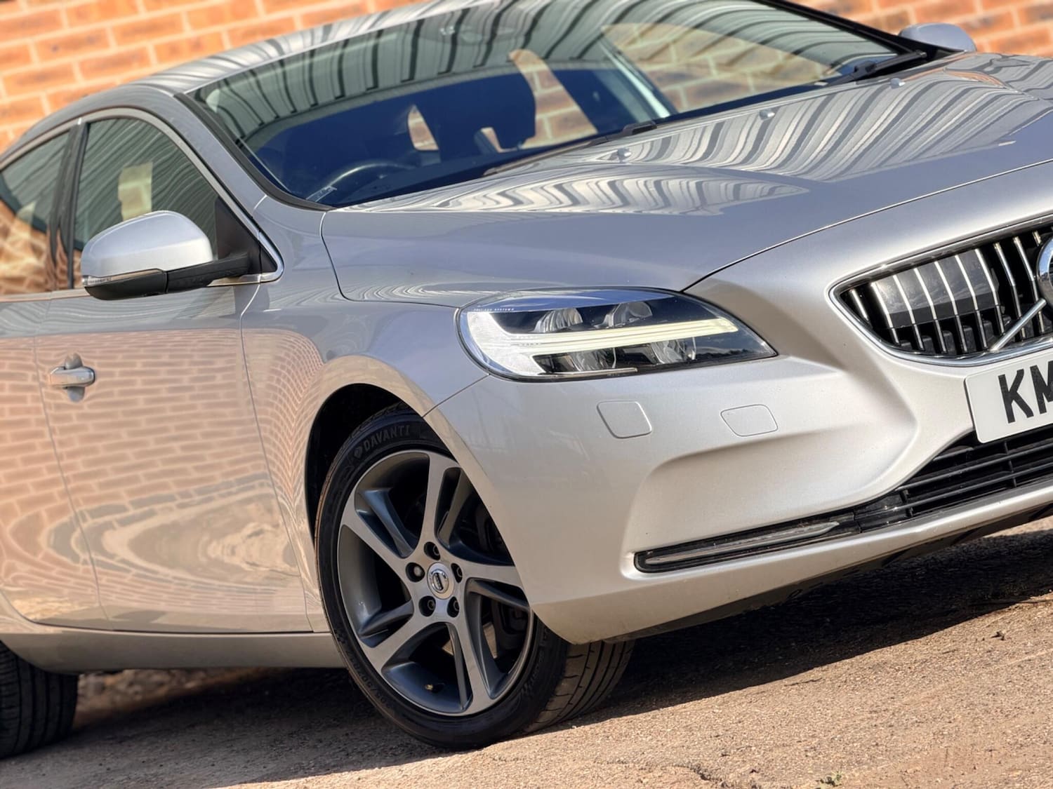 Volvo V40 