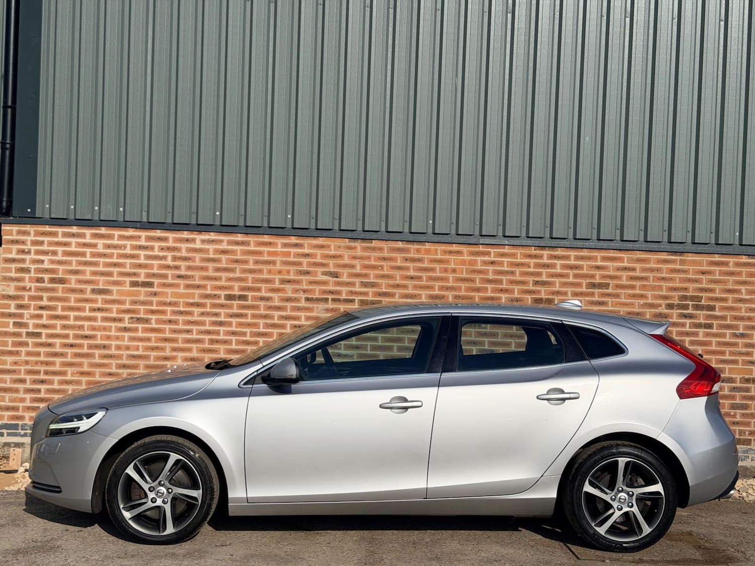 Volvo V40 