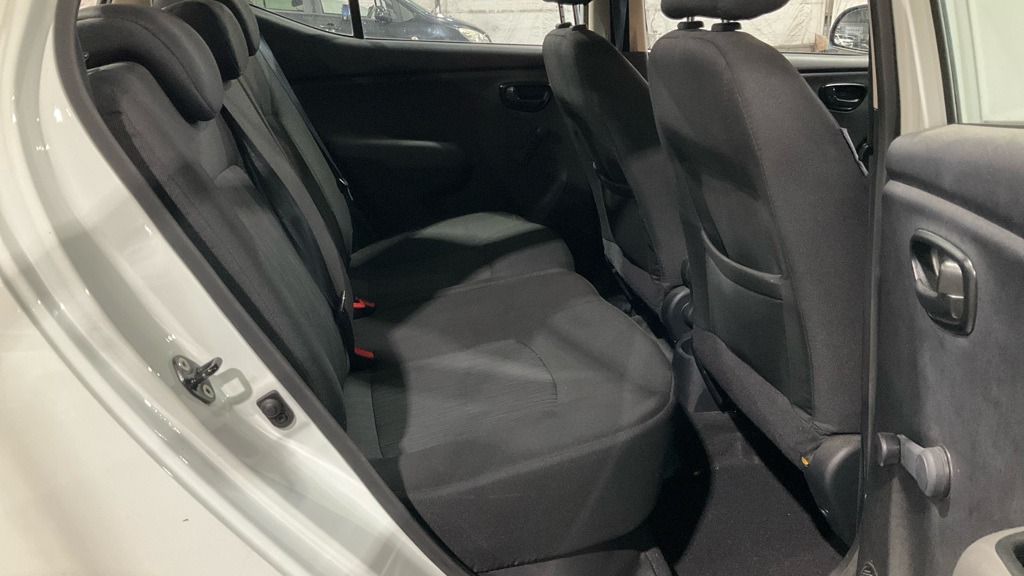 Used Hyundai i10 2013 for sale - 76599500: Photo 8