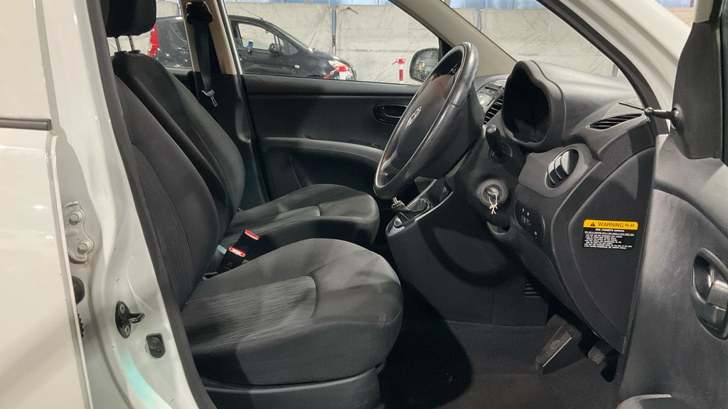 Used Hyundai i10 2013 for sale - 76599500: Photo 9