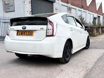 Used Toyota Prius 2019 for sale - 76206153: Photo 4