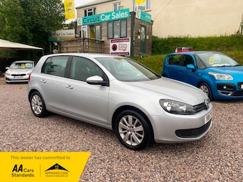 Volkswagen - Golf