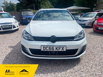 Used Volkswagen Golf 2016 for sale - 75582101: Photo