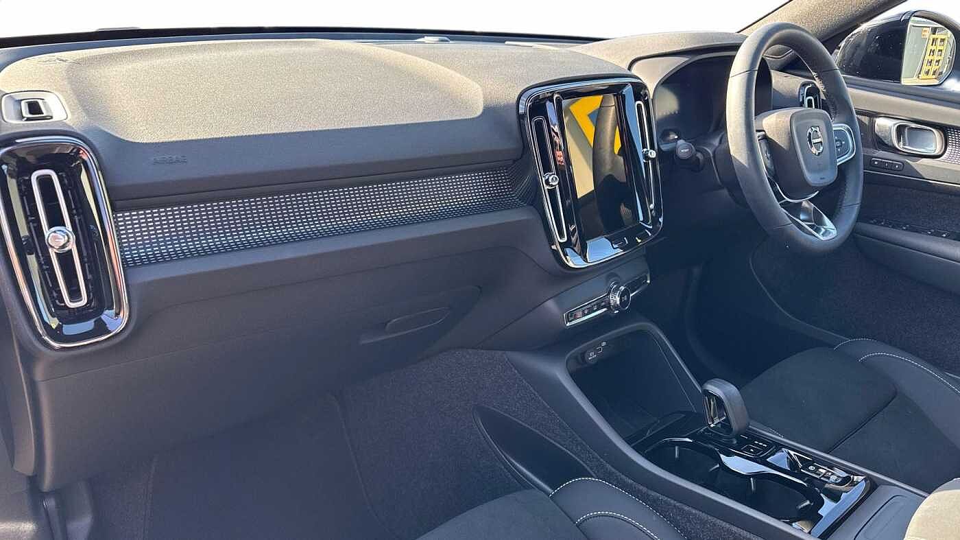 Used Volvo XC40 2025 for sale - 78140356: Photo 4